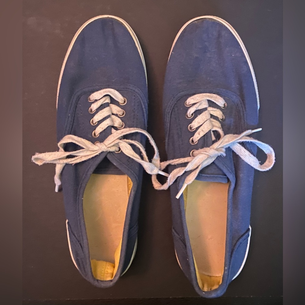 🐈‍⬛ 2/$6 Women’s blue sneakers